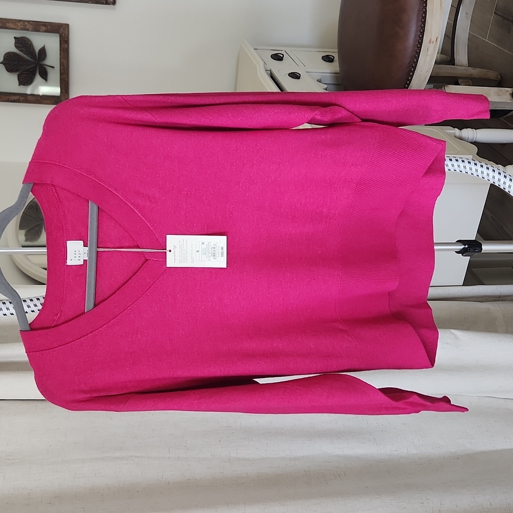 Sz sm nwt a new day fushia pink long sleeve vneck sweater soft knit